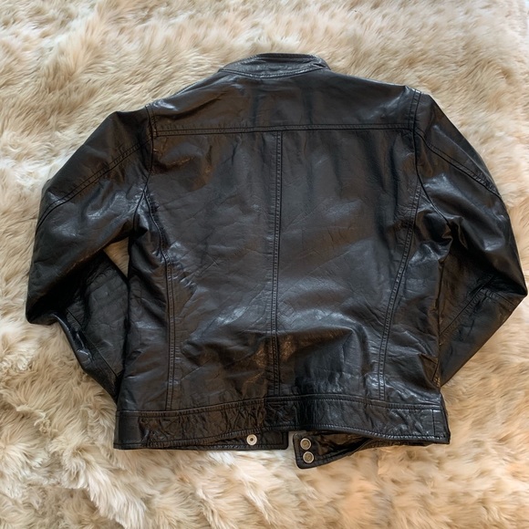 100% Genuine Leather Woman’s Motorcycle Jacket - Picture 2 of 3